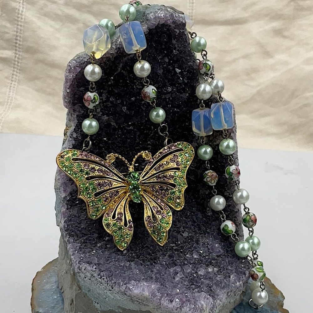 26”Gold ButterflyNecklace W/Pendant Featuring Green & Purple Sparkling Crystals - Picture 3 of 4